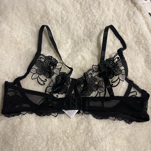 Ladies sheer lace bra - Picture 2 of 2